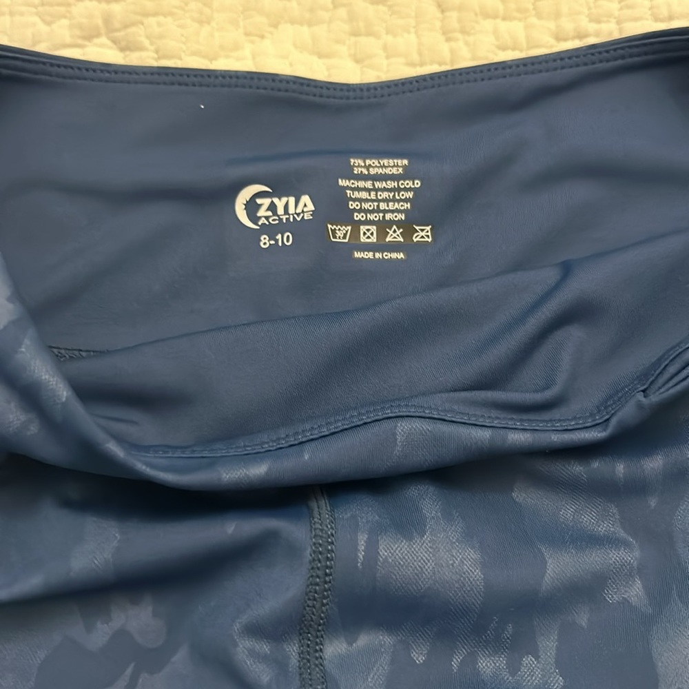 ZYIA Active Women’s Blue Camouflage Print Leggings with Pockets in size 8-10 - Picture 4 of 5